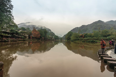 烟雨柳江